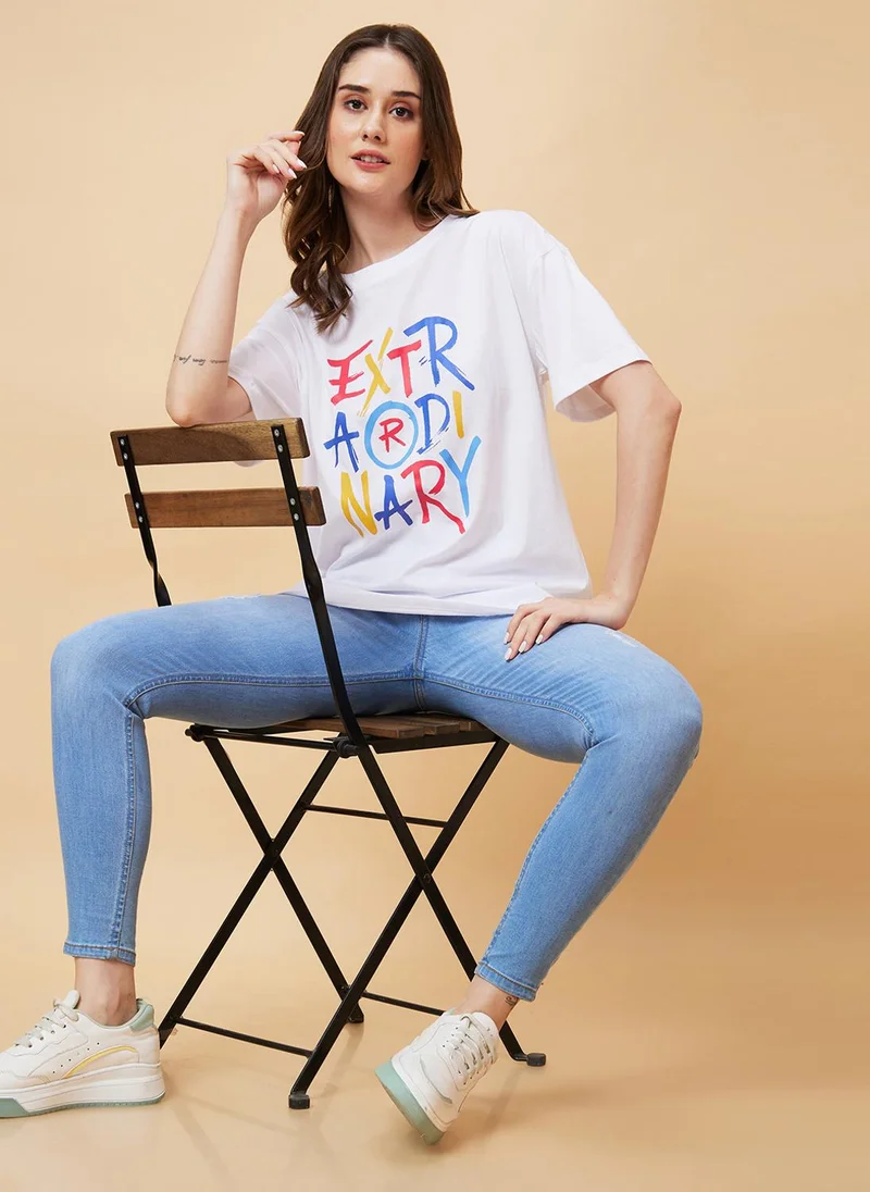 جلو باص Globus Women Typography Printed Drop-Shoulder Pure Cotton Oversized T-Shirt